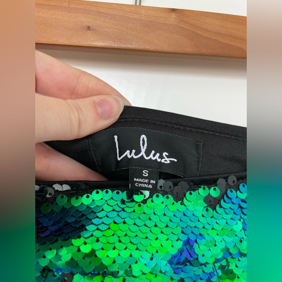 Lulu’s two piece sequin set (crop top & skirt) - Picture 6 of 6